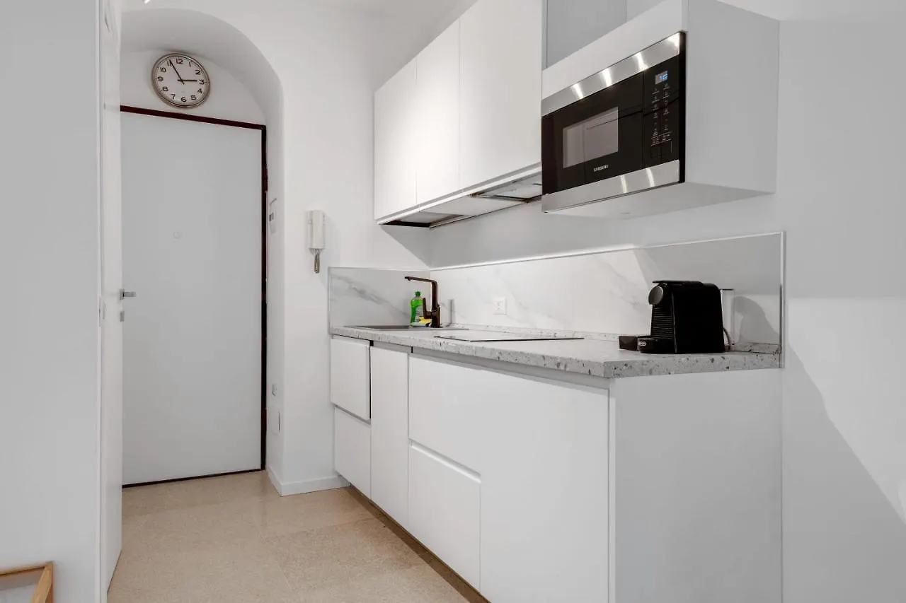 شقة Wonderful Studio In Pta Romana 10 Mins From Duomo By Easylife ميلان