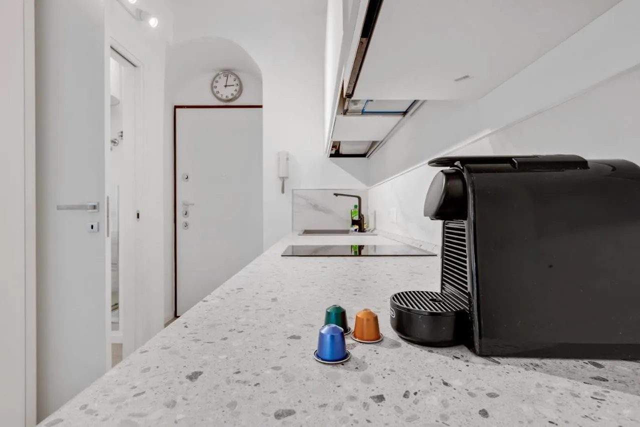 شقة Wonderful Studio In Pta Romana 10 Mins From Duomo By Easylife ميلان