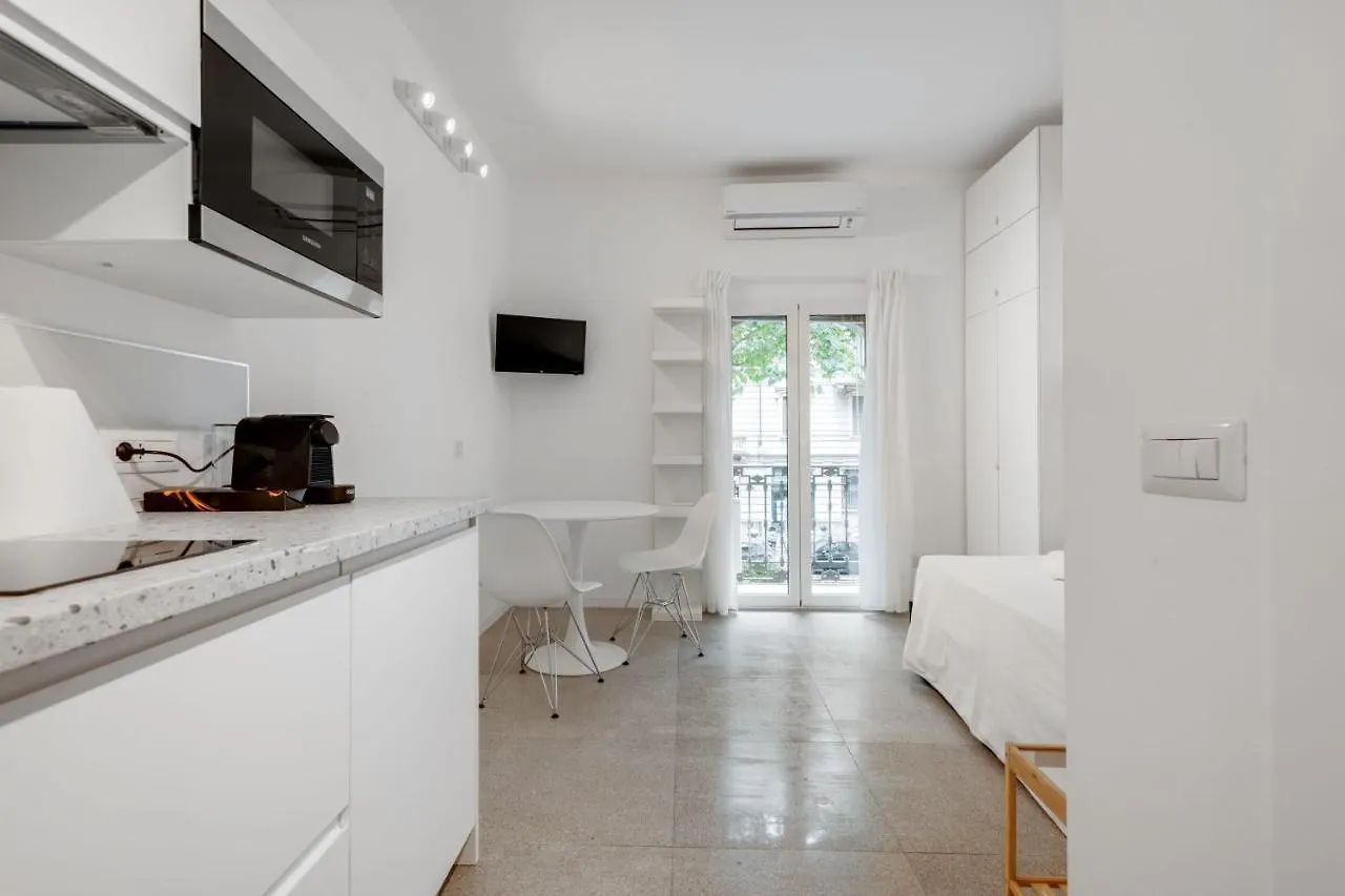 Wonderful Studio In Pta Romana 10 Mins From Duomo By Easylife ميلان إيطاليا