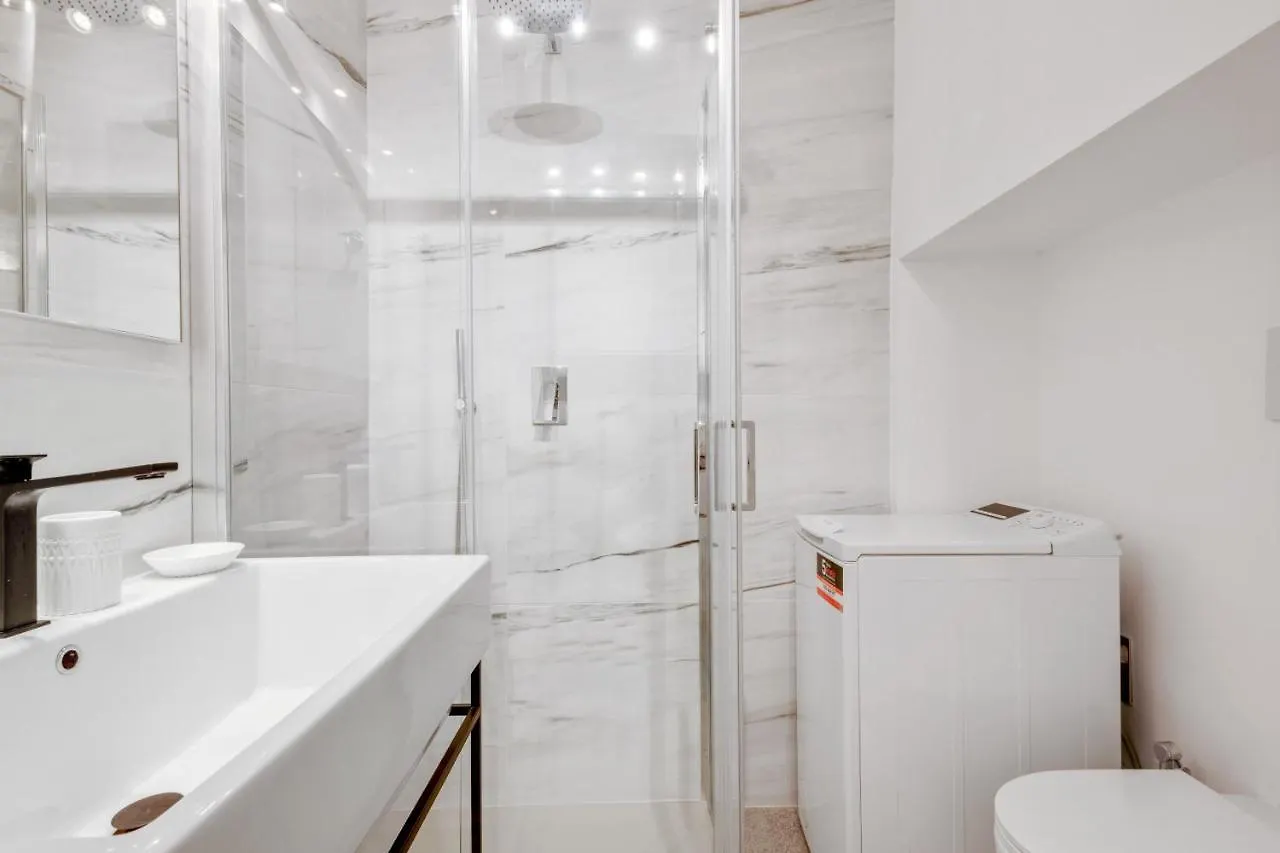 Wonderful Studio In Pta Romana 10 Mins From Duomo By Easylife ميلان